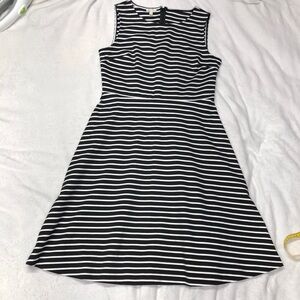 Talbots Like New Black & White Stripe Sleeveless Midi Dress size Small